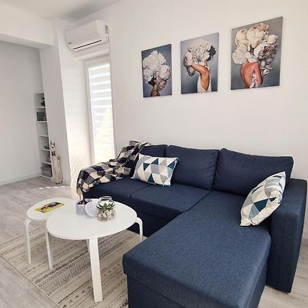 Bright Stylish Apartment In Pitesti Piteşti Esterno foto