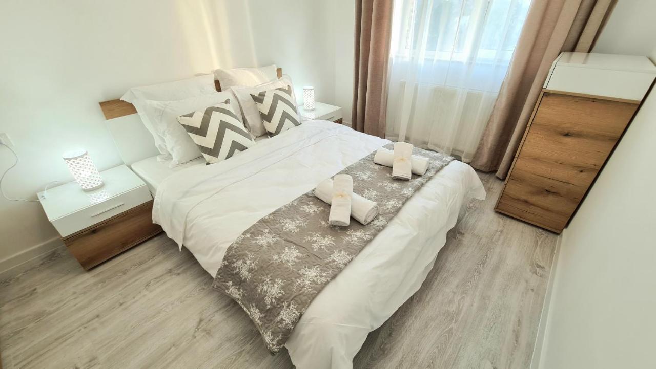 Bright Stylish Apartment In Pitesti Piteşti Esterno foto