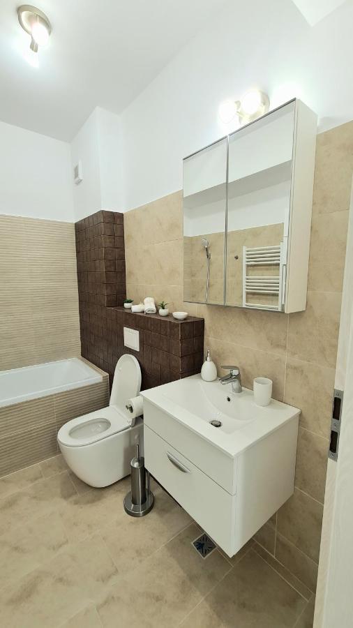 Bright Stylish Apartment In Pitesti Piteşti Esterno foto